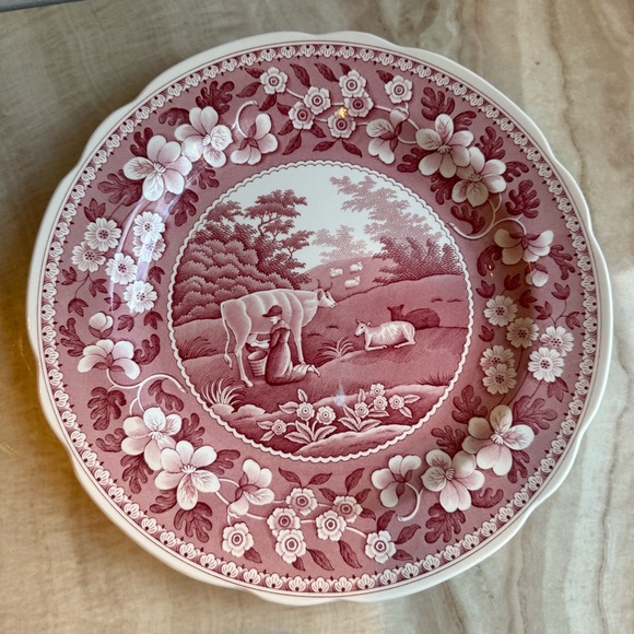 Spode Red and White Traditions Series Milk Maid Dinner Plate - Picture 5 of 7